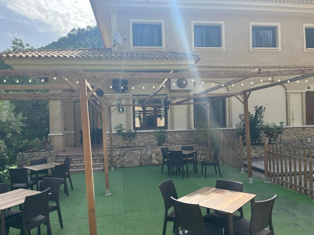 Hostal Restaurante Andra Rio Madera Exterior photo